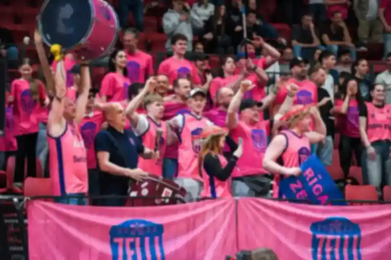 Rigas Zelli fans celebration